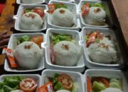 Rutinkan Program Jumat Berkah, Kita Punya Berbagi Puluhan Nasi Bungkus Gratis