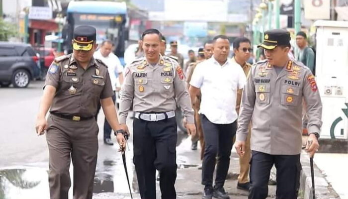 Kapolresta Padang Tinjau TKP Pelemparan Batu ke Petugas Pol PP Padang