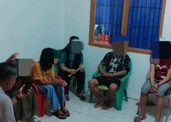4 Wanita “VS” 2 Pria Kumpul Kebo! 5 Orang Dicokok Pol PP Padang, 1 Lagi Lompat Jendela