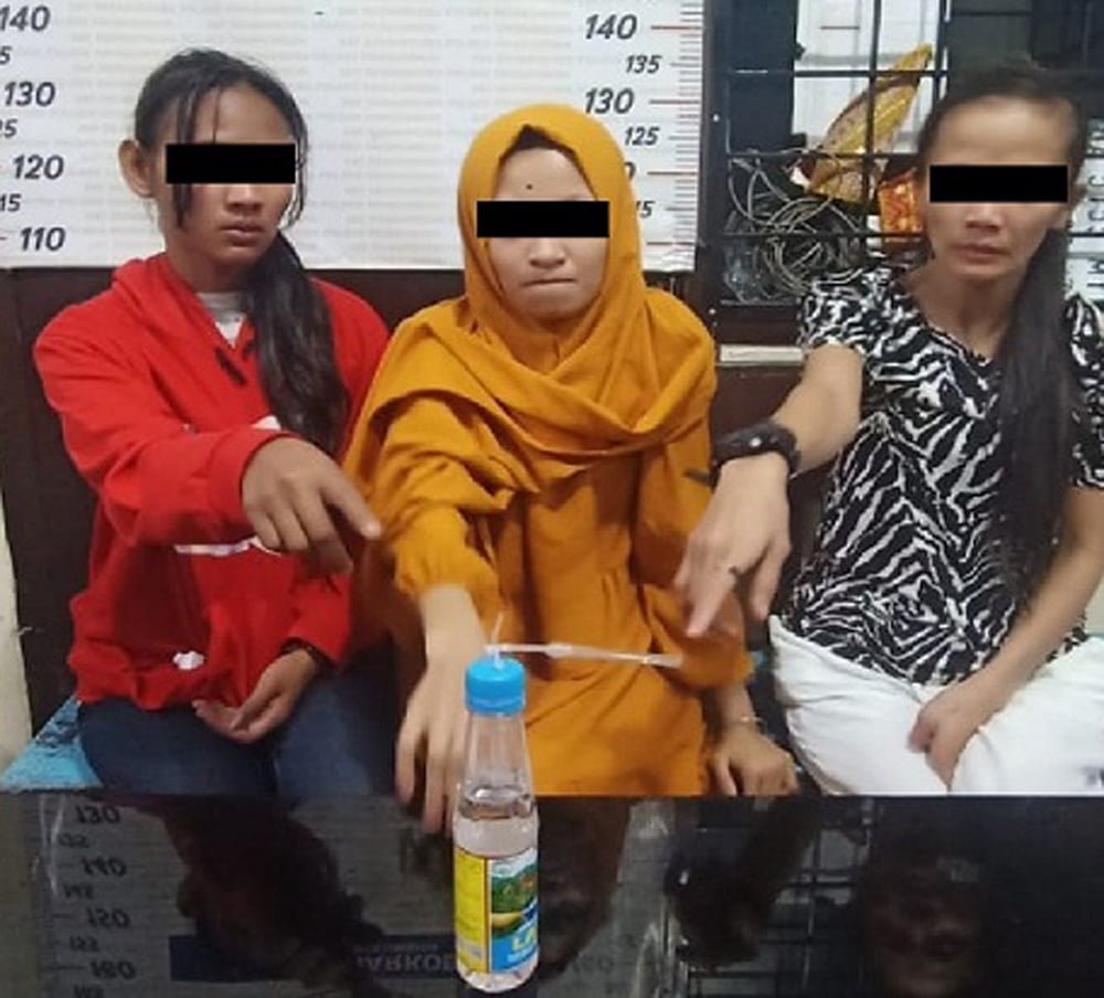 Tiga perempuan yang diamankan Polres Payakumbuh karena pesta narkoba. IST