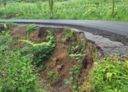 Baru Satu Bulan Selesai Dikerjakan, Jalan Durian Jantung Rusak