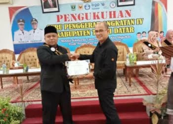 Guru Penggerak Tanah Datar