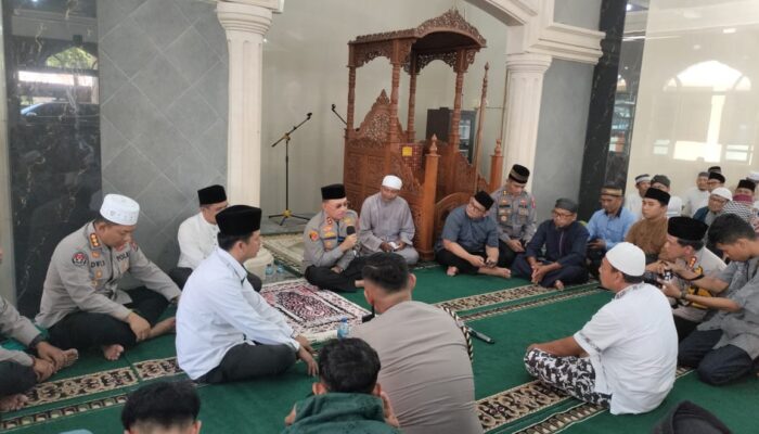 Berikan Pesan Kamtibmas, Ini Kata Kapolda Sumbar Saat Jumat Curhat di Masjid Miftahul Huda!