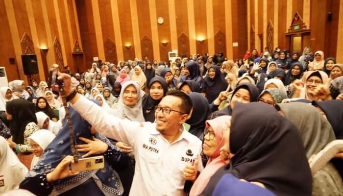 Bupati Tanah Datar Apresisi Kegiatan Guru Penggiat Literasi dan Pelatihan Menulis Guru