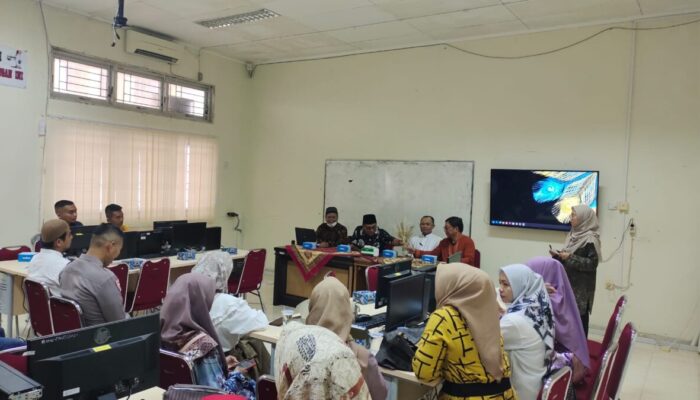 Tim Pengabdian Jurusan TI PNP Bantu Tingkatkan Promosi UMKM Jamur Limau Manih