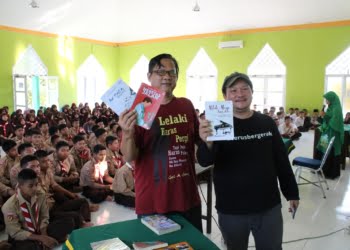 Duta Baca Indonesia Gol A Gong Adakan Safari Literasi di SMP IT Darul Hikmah 