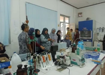 UPTD Laboratorium DLH Padang Dibekali Teknik Sampling dan Analisa Kualitas Udara dan Kebisingan