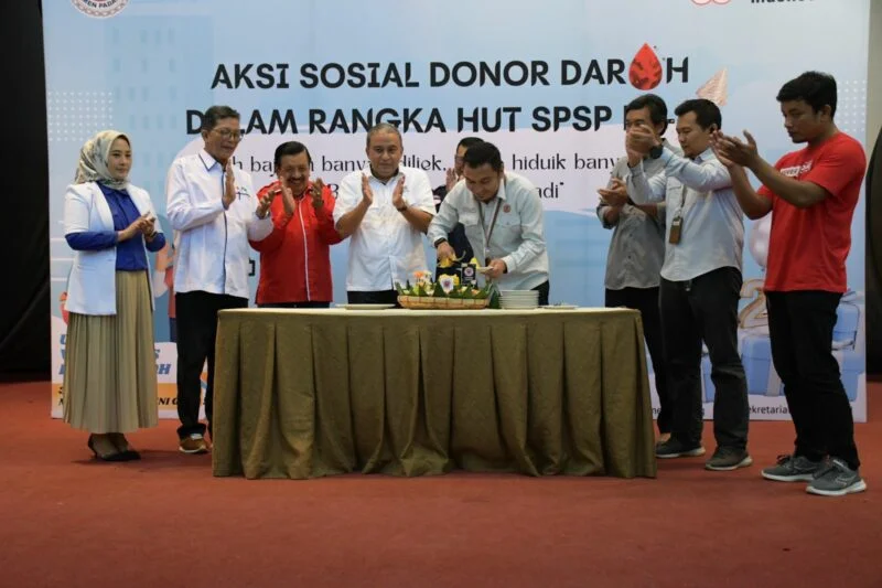 Kegiatan potong tumpeng dalam rangka memperingati HUT SPSP Ke-21. IST