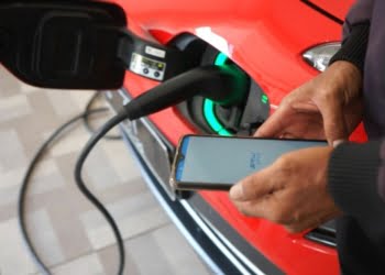 Makin Mudah! Pelayanan Kendaraan Listrik Sekarang Ada di Aplikasi PLN Mobile