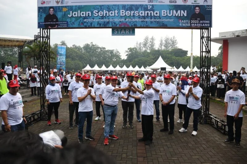 Pembukaan jalan santai dalam rangka memeriahkan HUT Kementerian BUMN Ke-25. IST