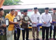 DPR RI Komisi VIII John Kenedy Azis Serahkan Lima Unit Ambulans untuk Masjid dan Musala