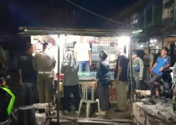 Satpol PP Padang Tertibkan Warung Penjual Minol Tanpa Izin