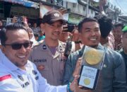 Keenam Kalinya, Piala Adipura Diarak Bupati Eka Putra dari BIM Menuju Gedung Indo Jalito Batusangkar