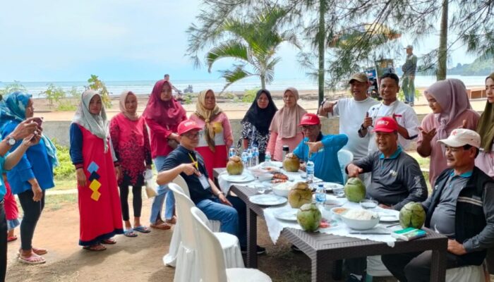 Ketua TP2 Dewi Sumbar Zuhrizul: Tingkatkan Wisata Kuliner Pantai Air Manis Lewat Pelatihan