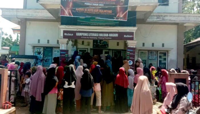 455 KPM Nagari III Koto Aur Malintang Terima Bantuan Kemensos RI