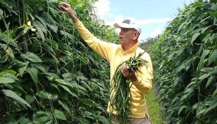 Wakapolres Payakumbuh Kompol Russirwan Tak Gengsi “Nyambi” Jadi Petani