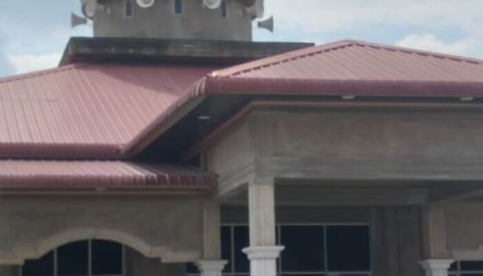 Selesai Dibangun, Ratusan Warga Salat Jumat Perdana di Masjid Al Jihadufisabilillah