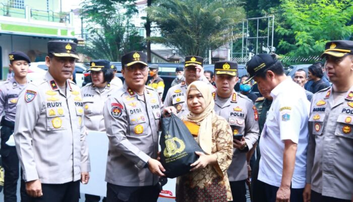 Ribuan Paket Sembako dari Kapolri Disebar untuk Masyarakat