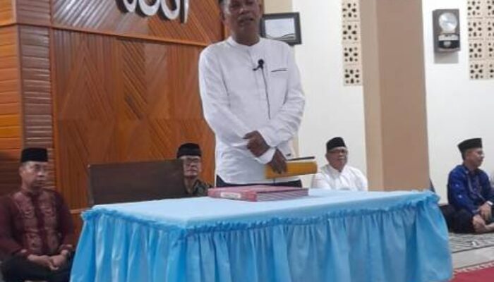 TSR XIX Tanah Datar Serahkan Bantuan Rp10 Juta untuk Masjid Muhamadiyah Jorong Kotoniu