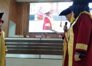 Prof. Dr. Hetti Waluati Triana, M.Pd, Ph.D Dikukuhkan Jadi Guru Besar Bidang Linguistik UIN IB Padang