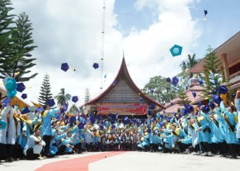 Siswa SMAN 3 Solsel Gelar Acara Perpisahan bak Seremonial Wisuda