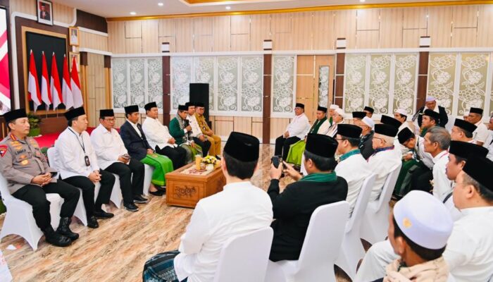 Jokowi Gelar Pertemuan dengan Tokoh Agama dan Adat Kalimantan Selatan