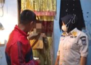 Pemuda Kampung Lapai Grebek Pasangan Kekasih di Kamar Kos, Si Pria Sembunyi di Dapur