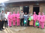 Polres Pasaman Barat Bagi-Bagi Sembako Pada Masyarakat Kurang Mampu