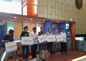Bank Nagari Serahkan Hadiah Lomba Penulisan