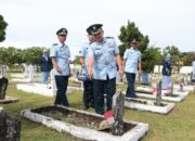 Peringati HUT Ke-77 TNI AU, Keluarga Besar Lanud Sutan Sjahrir Ziarah ke TMP Kusuma Negara Padang