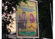 Baliho Shenina Cinnamon Berpose Ala Caleg di Sekitar Masjid Raya Sumbar Trending di Twitter