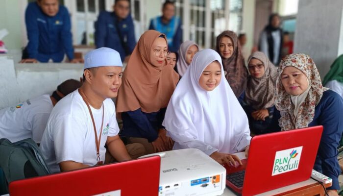 Terima Kasih PLN Sumbar, Kini Santri Pesantren Liga Dakwah Bisa Belajar dengan Laptop