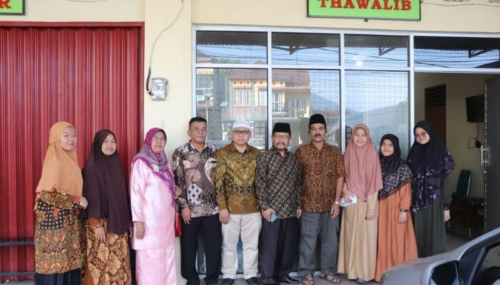 Sembilan Santriwati Thawalib Padang Panjang Terima Beasiswa Kuliah di Unida Gontor