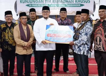 Wabup Tanah Datar Kunjungi Masjid Nurul Falah Nagari Tambangan Saat Safari Ramadan