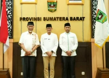 Sandiaga Luncurkan Gerakan Lembaga Wakaf Yarsi Sumbar