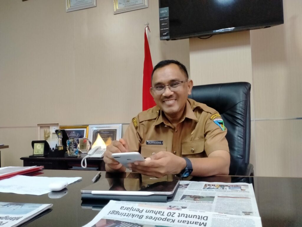 Kepala Dinas Pendidikan dan Kebudayaan Pesisir Selatan, Salim Muhaimin, SPd, MSi