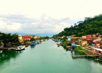 KWT Gunung Padang, Berwisata Sejarah, Menyesap Legenda
