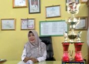 Kepala SDN 08 Painan Selatan, Yulismi, MPd