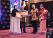 Akfar IB  Terima Penghargaan LLDIKTI Wilayah X