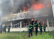 BREAKINGNEWS: Kantor Pajak Sumbar-Jambi Ludes Dilalap Si Jago Merah, Grand Basko Hotel Nyaris Terbakar