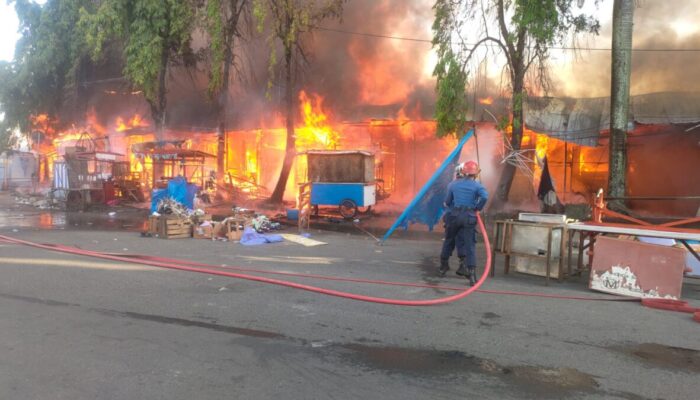BREAKINGNEWS! Pasar Raya Padang Terbakar