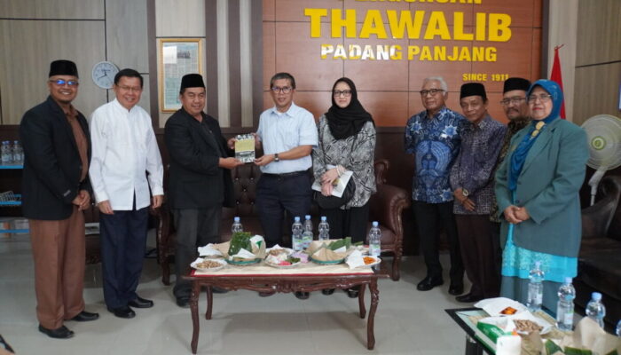 Tetap Eksis di Usia 112 Tahun, Pengusaha Nasional Asal Minang  Yendra Fahmi Apresiasi Thawalib Padang Panjang