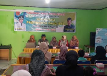 Pemnag Matua Mudiak Agam Bekali Pendidikan Karakter Bagi Kader Posyandu dan Guru PAUD