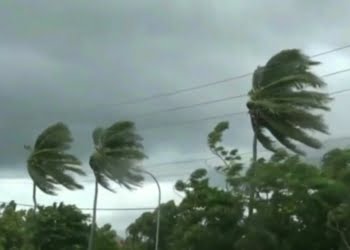 Cuaca Ekstrem Merata di Pesisir Sumbar