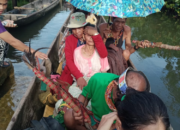 Potret Bidan di Pelosok Mentawai, Tangani Pasien Gawat Darurat Berbekal Lampu Senter