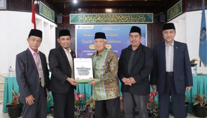 KH. Prof. Dr. Amal Fathullah Zarkasy Ungkap Jasa Besar Thawalib Padang Panjang atas Berdirinya Ponpes Gontor