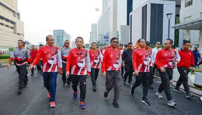Fun Walk dengan Lintas Elemen, Kapolri Gaungkan Jaga Persatuan dan Kesatuan Bangsa