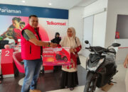 Apresiasi Pelanggan di Lubuk Alung, Telkomsel Serahkan Hadiah Motor Program Undi-Undi Hepi
