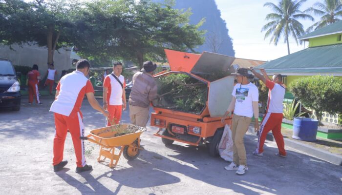 Sambut Hari Bhayangkara ke-77, Polda Sumbar dan Polres Sejajaran Revitalisasi Situs Budaya/Agama
