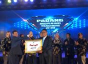 Peduli Pers, Walikota Padang Terima Penghargaan dari PWI Sumatera Barat